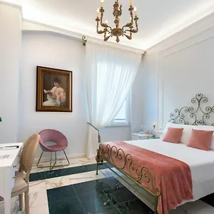 לינה וארוחת בוקר Residenza Borbonica, נאפולי